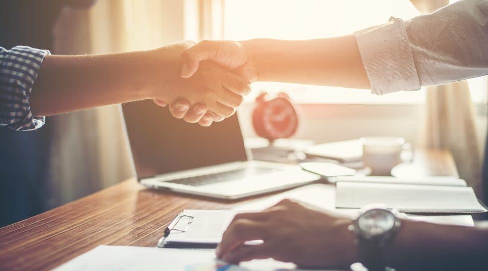 Nên đàm phán tăng lương với sếp hay quản lý nhân sự?