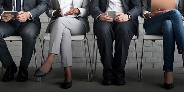 Khi phỏng vấn viên không hề nhắc đến vấn đề lương thưởng