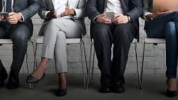 Khi phỏng vấn viên không hề nhắc đến vấn đề lương thưởng