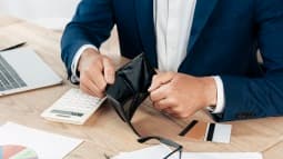 Thương lượng lương thời khủng hoảng